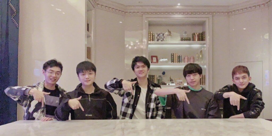 DFYG战队勇夺《决胜巅峰》M7电竞总决赛中国赛区冠军